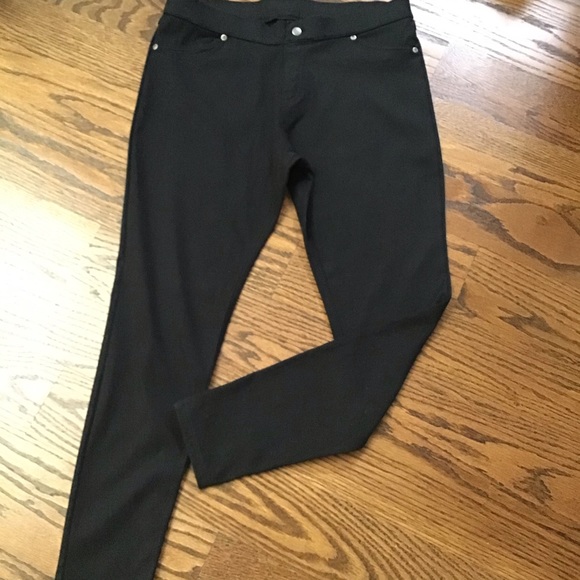 HUE Pants - HUE Leggings —New w/o Tags